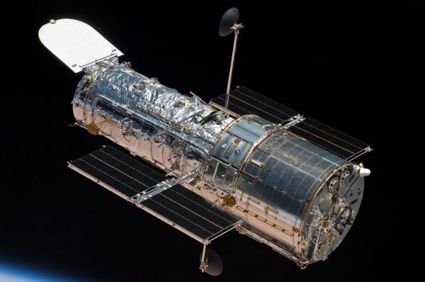 Hubble возобновил научные наблюдения