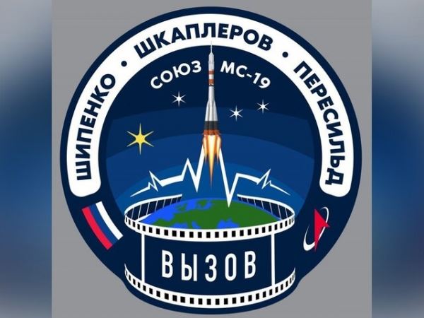 Космонавт представил эмблему полета для съемки первого художественного фильма на МКС