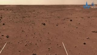 Китайский ровер исследует дюны на Марсе и продолжает движение на юг